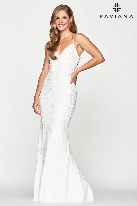 Women's Sweetheart Collar DressesFaviana 10508 Ivory Lace Applique Fit & Flare Gown With Lace Up Back | Ivory