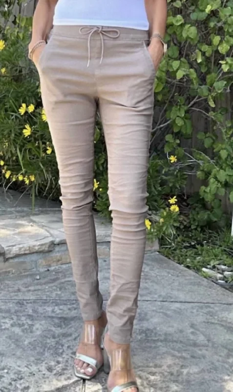 Women's Jodhpurs with Peter Pan CollarShely Jogger In Beige Stripe