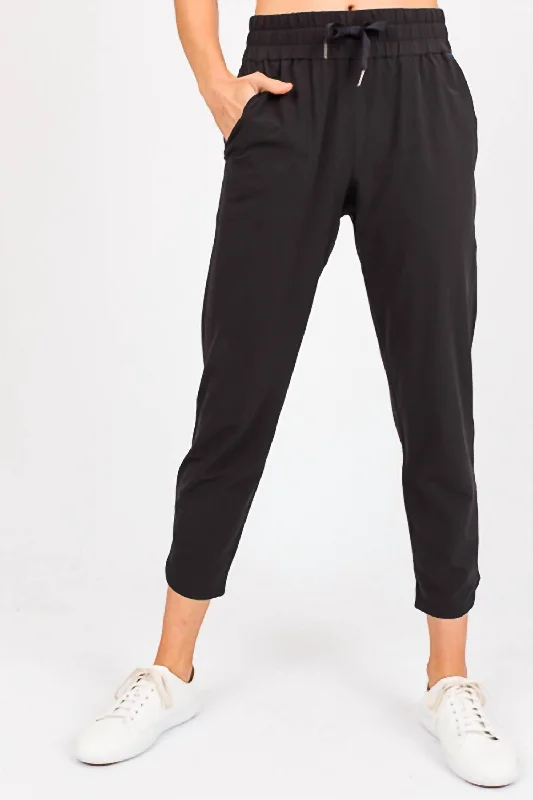 Women's Jodhpurs with Sweetheart CollarOut Of Office Trouser In Black