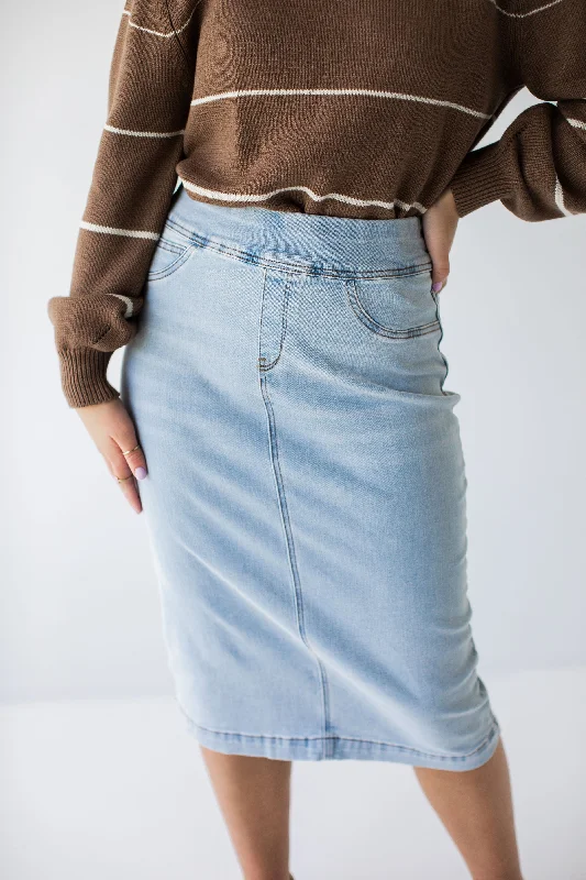 'Sara' Classic Denim Skirt in Light Wash 28" FINAL SALE